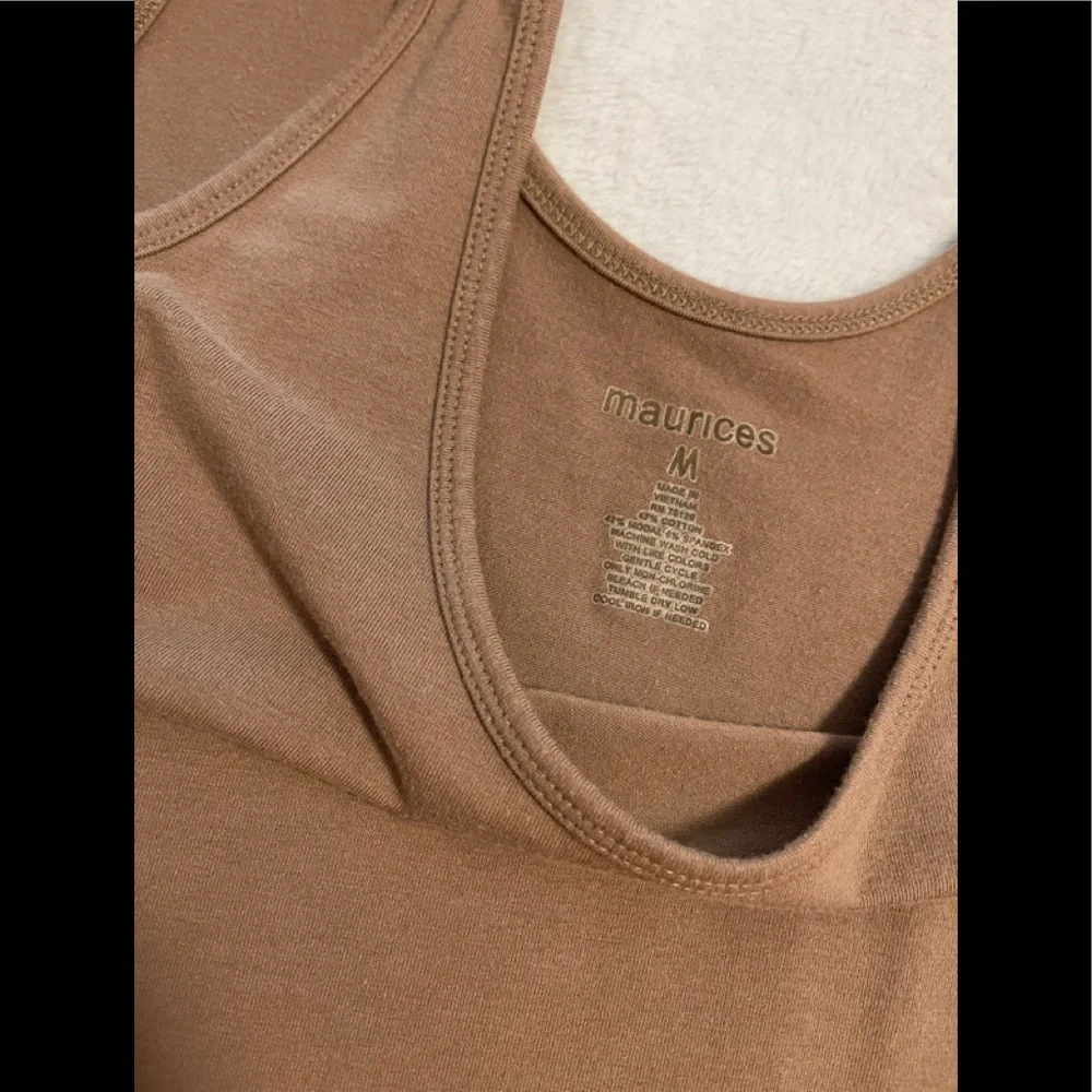 Maurice’s Tank Top - Picture 3 of 5
